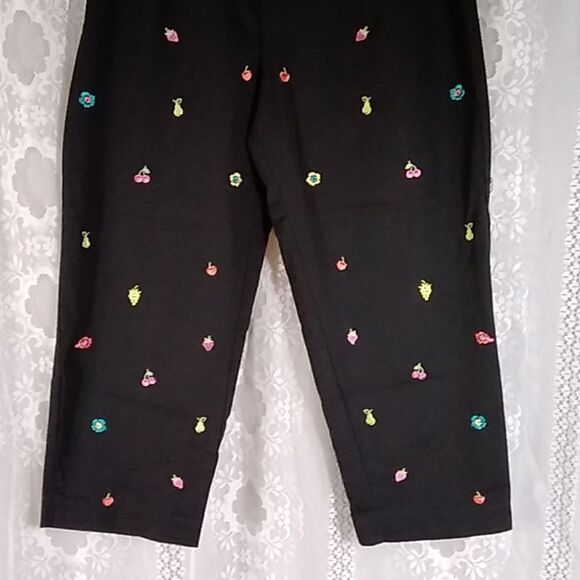 DRAPERS & DAMON'S PETITE STRECH FRUIT EMBROIDERED CROPPED PANTS Sz 12P - Picture 3 of 15
